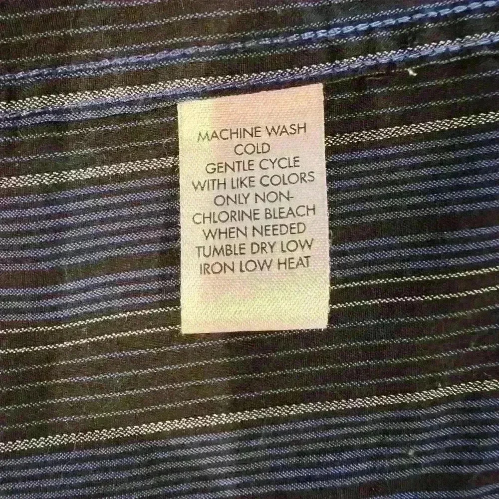 Calvin Klein long sleeve dress shirt. Size XL - Picture 5 of 5